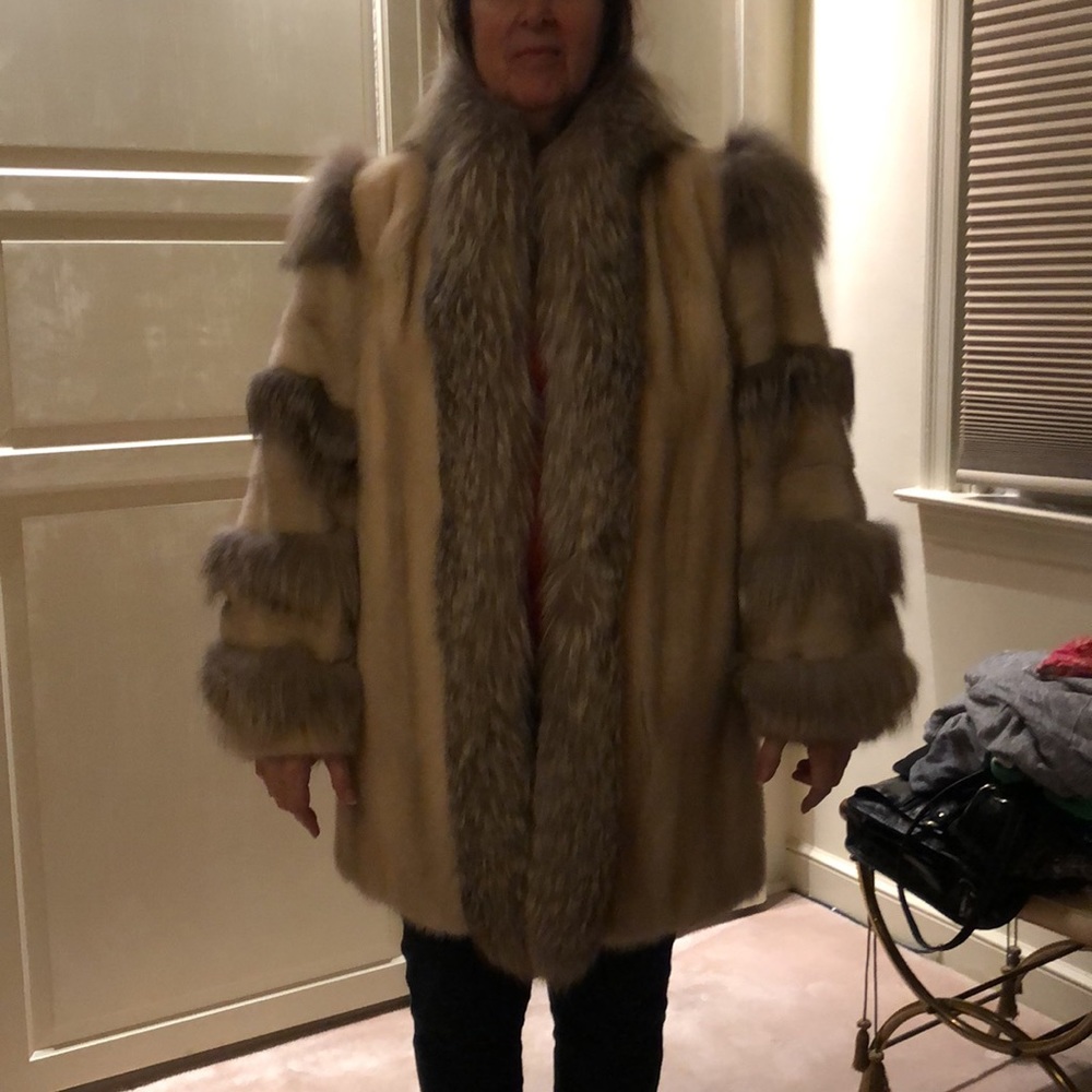 Mink & Fox 🦊 Fur Coat - Picture 8 of 13